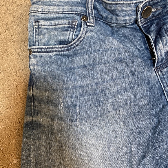 Kut From The Kloth boyfriend shorts, size 8 - Picture 3 of 7